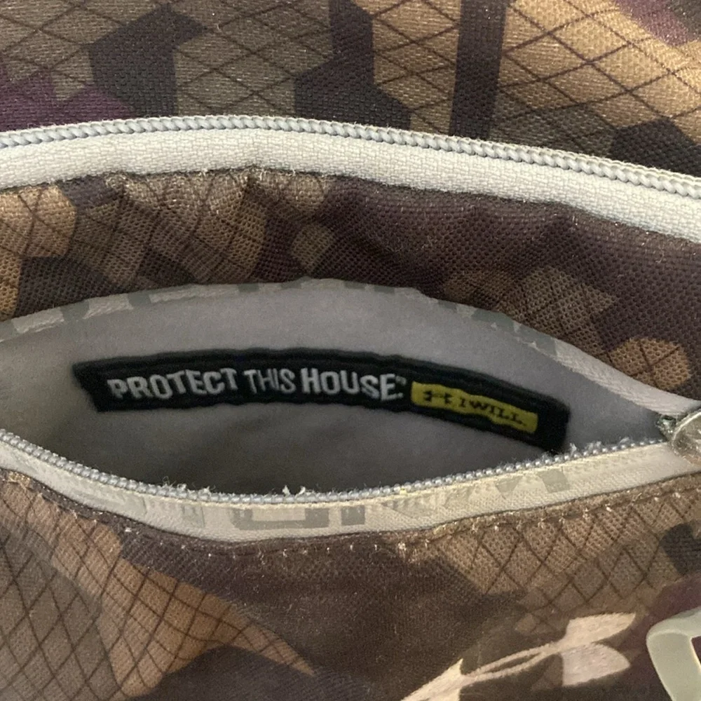 Under Armour Backpack - Picture 4 of 7